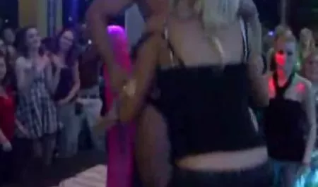 مثير صنم دردشه عربيه سكس في سن المراهقة