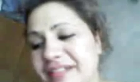 الركبة هي فتاة جميلة جدا مع خلفية بنات عرب سحاق كبيرة الثدي خريطة