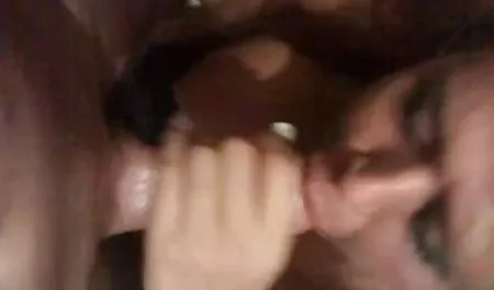سحاقيات مثير سكس عرسان عرب فتاة يلعب مع اللعاب والمخاط(جدا)