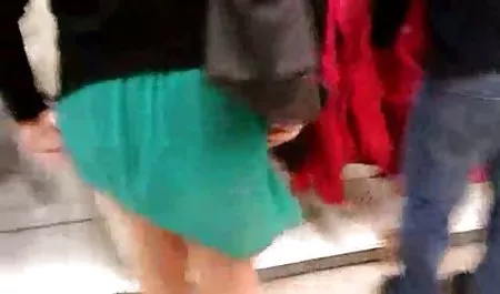 شقراء مواقع سكس مشاهير العرب الحمار