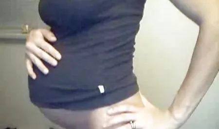 في موقع بنات عرب سكس الصيف معلقة في غرفة الطعام